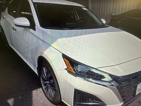 Used 2023 Nissan Altima 2.5 SV FWD image 1