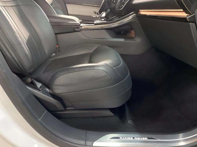 Used 2025 Land Rover Range Rover Sport SE AWD/4WD image 76