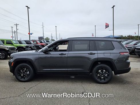 New 2025 Jeep Grand Cherokee L Altitude image 4