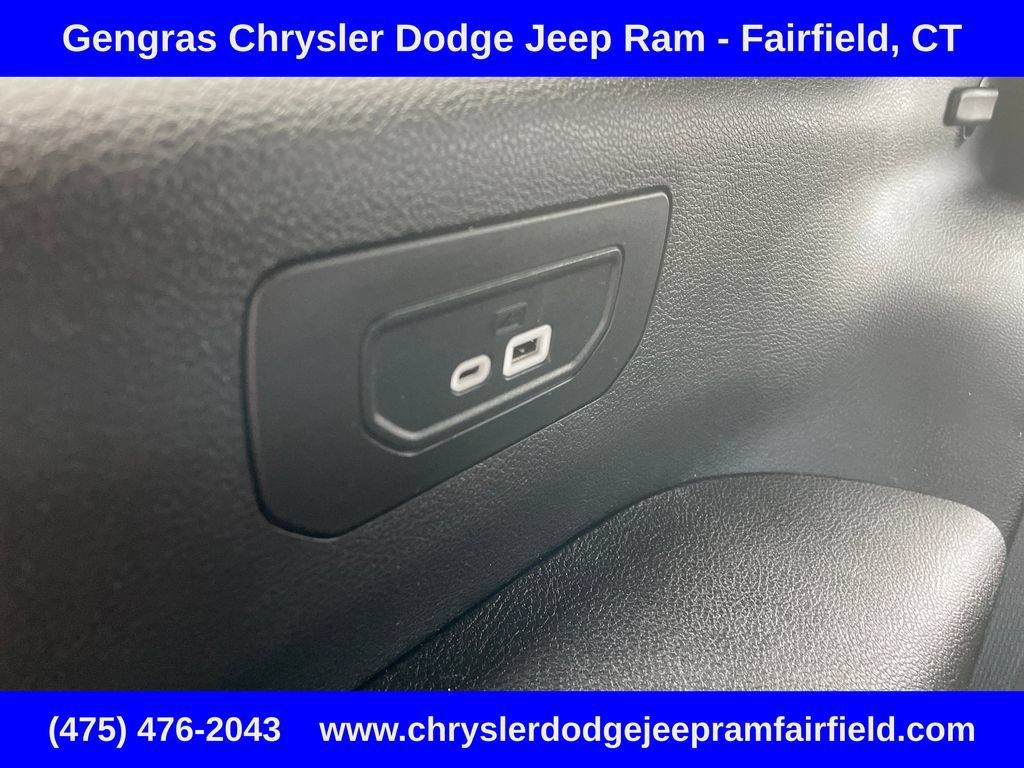 Used 2023 Jeep Grand Cherokee L Altitude AWD/4WD image 31