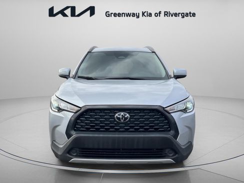 Used 2023 Toyota Corolla Cross LE image 2