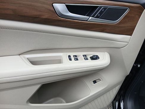 New 2026 Volkswagen Atlas SE image 11