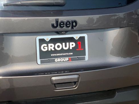Used 2018 Jeep Renegade Altitude FWD image 30