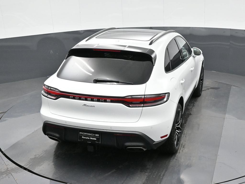 Certified 2026 Porsche Macan AWD/4WD image 29