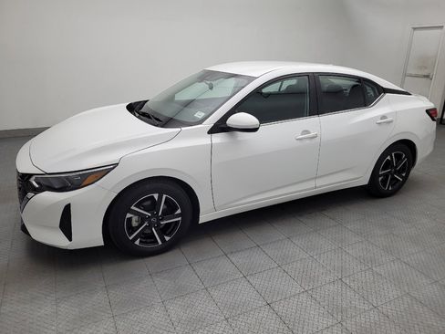 Used 2024 Nissan Sentra SV FWD image 2