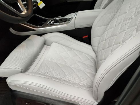 Used 2026 BMW X7 xDrive40i image 13