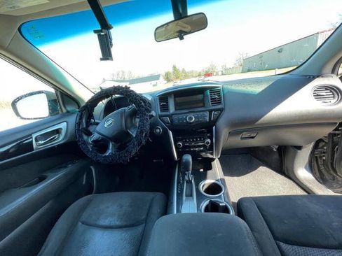 Used 2015 Nissan Pathfinder S image 32