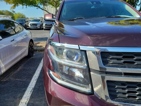 Used 2017 Chevrolet Suburban LT w/ Luxury Package RWD image 7
