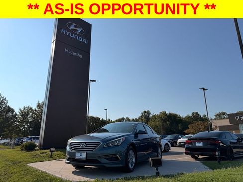 Used 2015 Hyundai Sonata SE FWD image 1