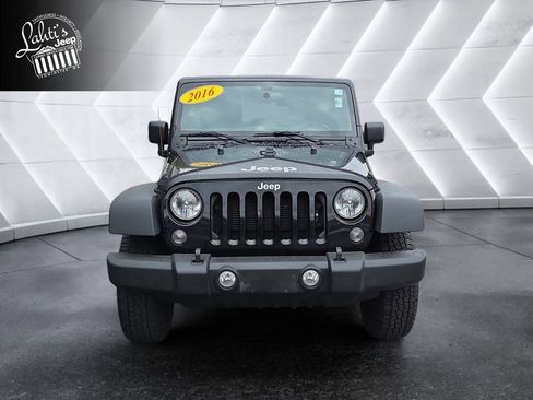 Used 2016 Jeep Wrangler Unlimited Sport w/ Quick Order Package 24S AWD/4WD image 2