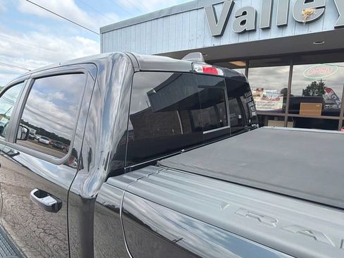 Used 2024 RAM 1500 Laramie AWD/4WD image 12