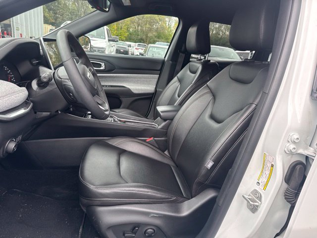 Used 2024 Jeep Compass Latitude AWD/4WD image 12