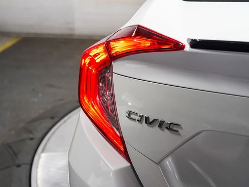 Used 2020 Honda Civic Sport image 11