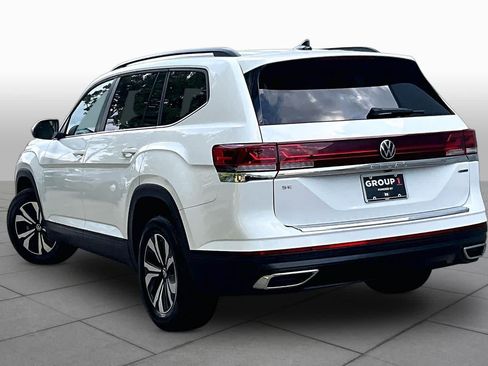 Used 2024 Volkswagen Atlas SE AWD/4WD image 12