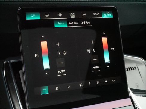 New 2025 Cadillac Escalade IQ Luxury 2 w/ LPO, Radiant Package image 20