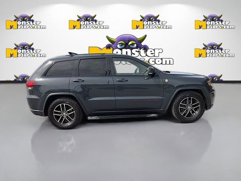 Used 2018 Jeep Grand Cherokee Trailhawk w/ Trailhawk Luxury Group AWD/4WD image 4