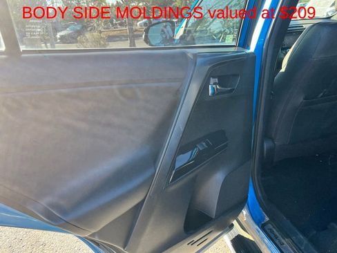 Used 2018 Toyota RAV4 SE w/ Advanced Technology Package image 10