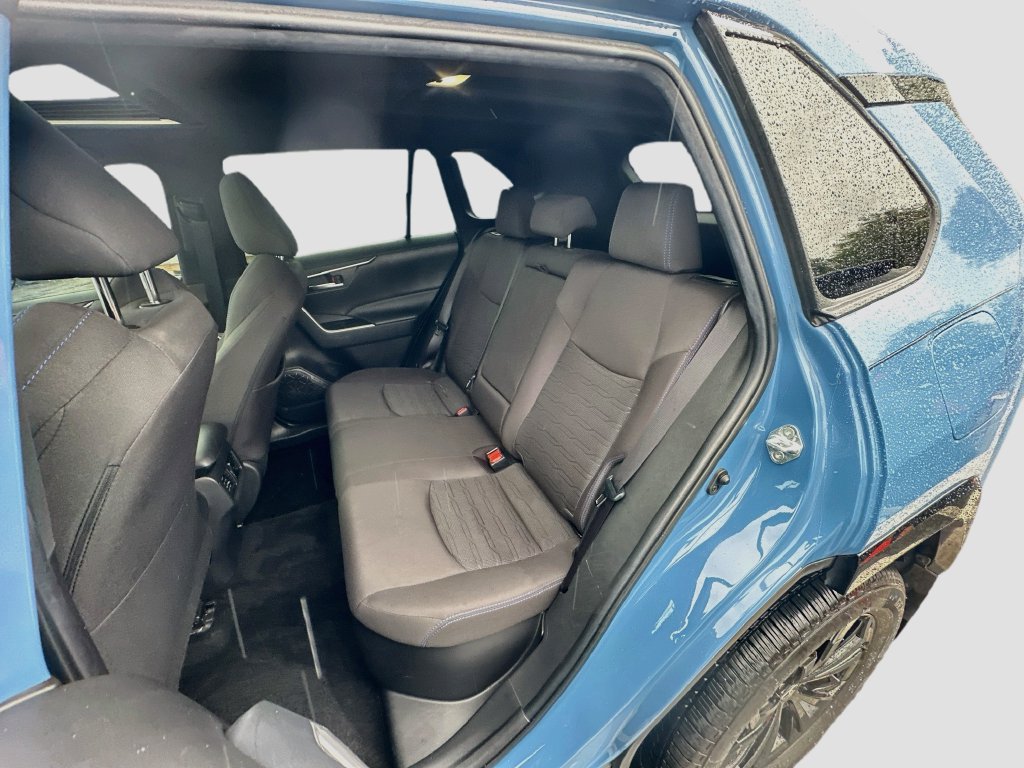 Used 2022 Toyota RAV4 SE w/ Convenience Package AWD/4WD image 24