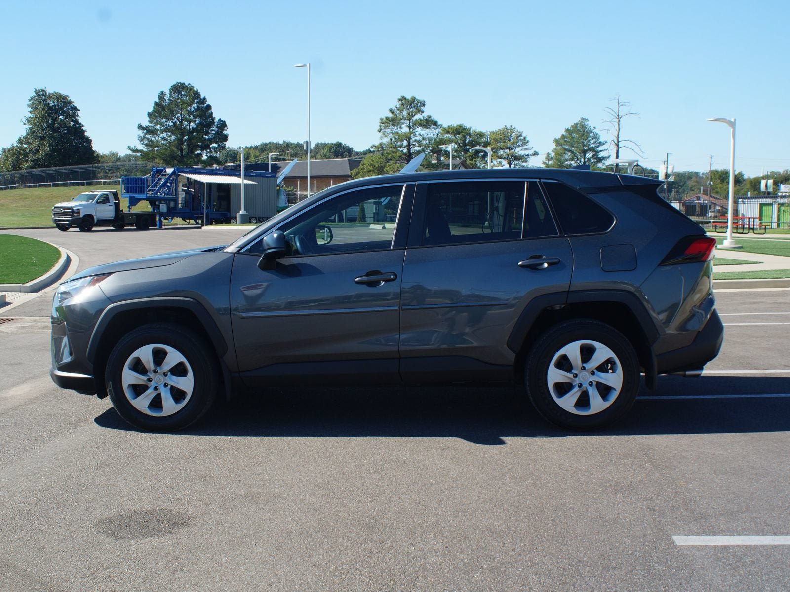 Used 2024 Toyota RAV4 LE FWD image 11