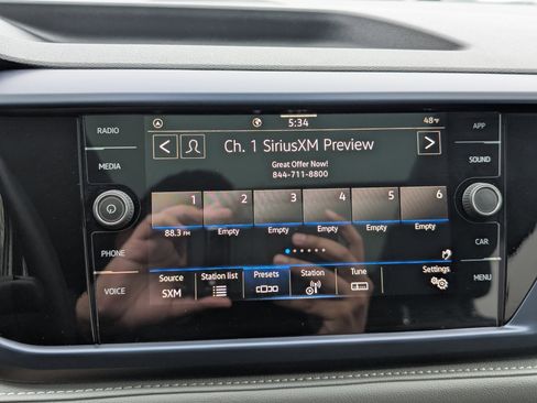 Used 2024 Volkswagen Taos SE w/ Panoramic Sunroof Package image 28