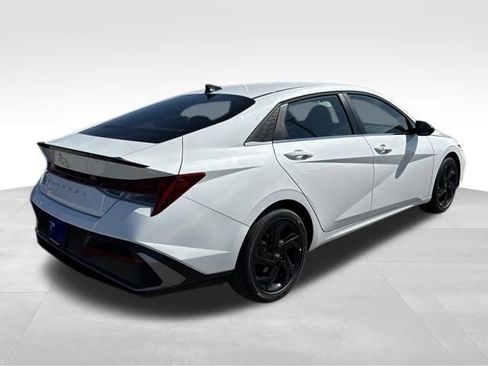 New 2026 Hyundai Elantra SEL Sport Premium FWD image 5