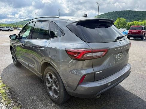 Used 2023 Ford Escape ST-Line w/ Tech Pack #1 AWD/4WD image 7