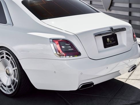 Used 2022 Rolls-Royce Ghost w/ Ghost Package image 11