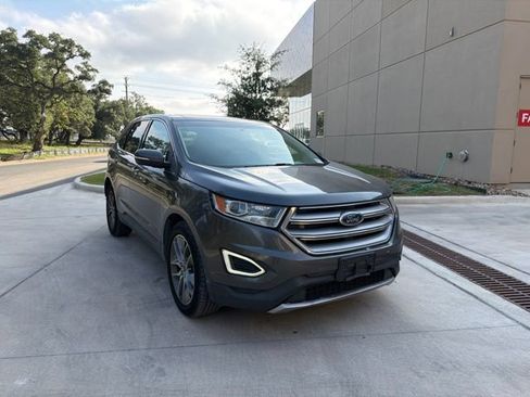 Used 2017 Ford Edge Titanium w/ Equipment Group 301A FWD image 5