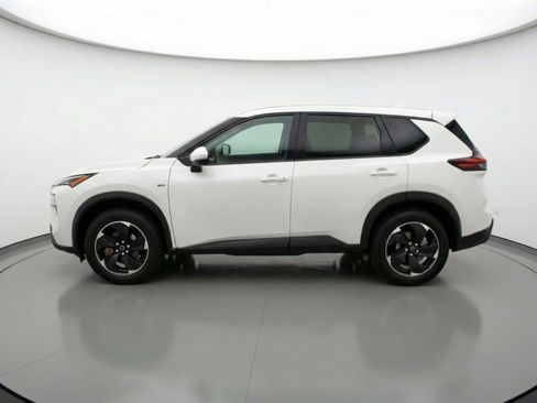 Used 2025 Nissan Rogue SV image 5
