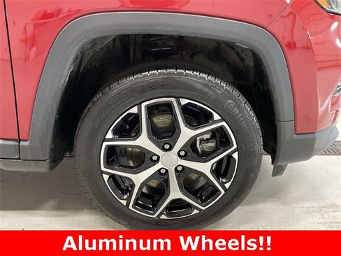 Used 2024 Jeep Compass Limited image 14