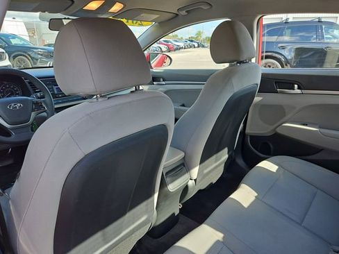 Used 2017 Hyundai Elantra SE FWD image 11