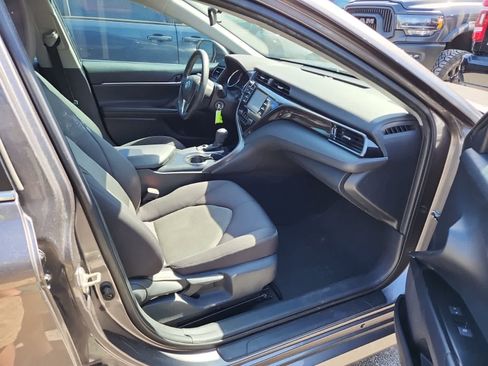 Used 2020 Toyota Camry LE image 21