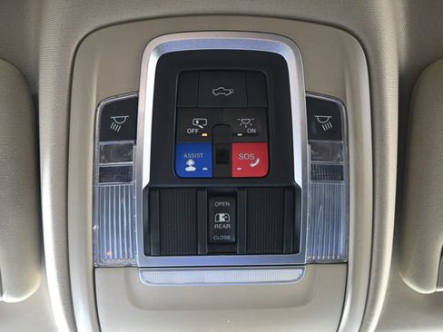 Used 2020 RAM 2500 Laramie image 36