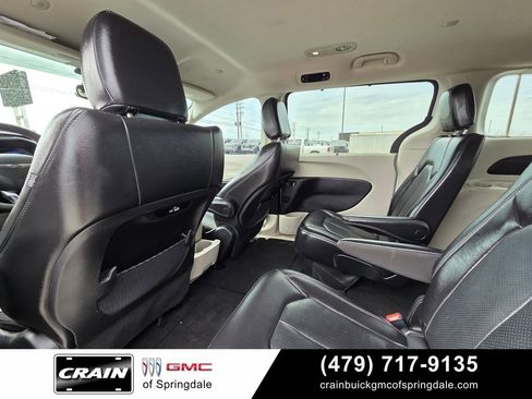 Used 2022 Chrysler Pacifica Touring-L FWD image 27