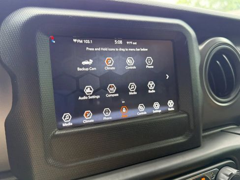 Used 2022 Jeep Gladiator Sport AWD/4WD image 21