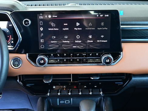 Used 2026 GMC Canyon AT4 w/ AT4 Premium Package AWD/4WD image 19