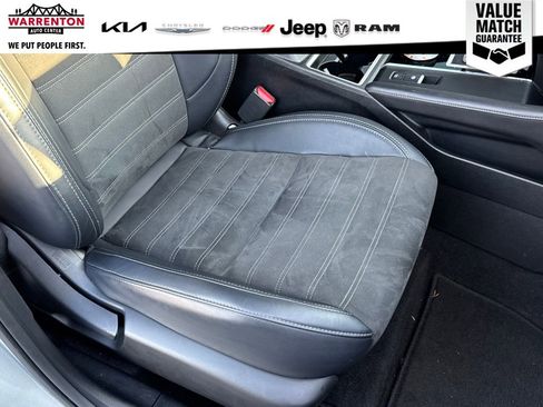 Used 2024 Mitsubishi Outlander SE image 31