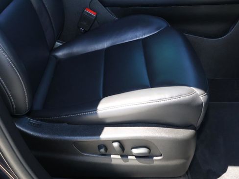 Used 2023 Cadillac XT4 Premium Luxury image 23