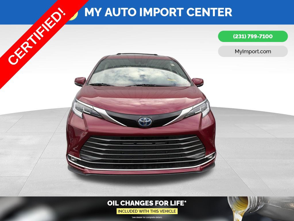 Certified 2025 Toyota Sienna Limited FWD image 2