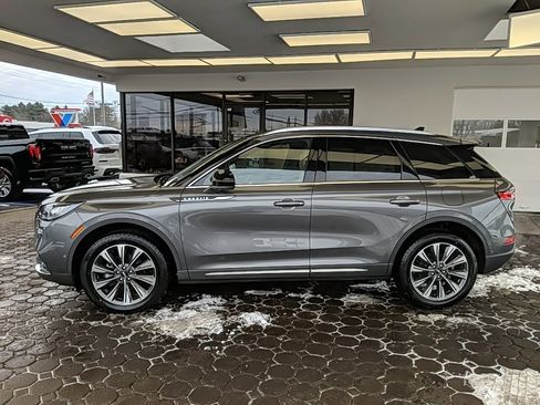 Certified 2021 Lincoln Corsair Reserve image 11