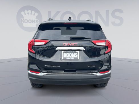 Used 2024 GMC Terrain SLT image 15