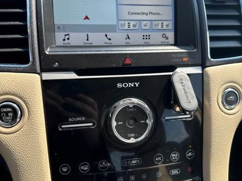 Used 2018 Ford Taurus Limited FWD image 12