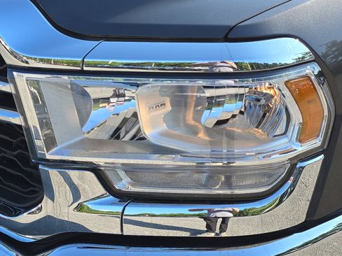 Used 2022 RAM 2500 Tradesman w/ Chrome Appearance Group RWD image 28