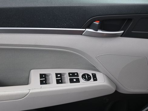 Used 2018 Hyundai Elantra SEL image 16