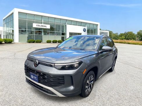Certified 2025 Volkswagen Tiguan S AWD/4WD image 1