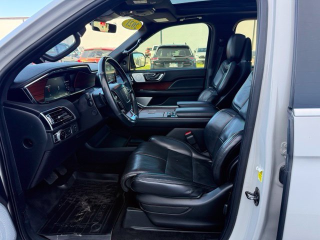 Used 2021 Lincoln Navigator Reserve w/ Luxury Package AWD/4WD image 28
