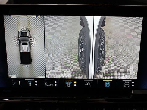 Used 2023 Chevrolet Silverado 1500 ZR2 image 19