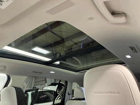 Used 2026 GMC Acadia Denali w/ Super Cruise Package AWD/4WD image 13
