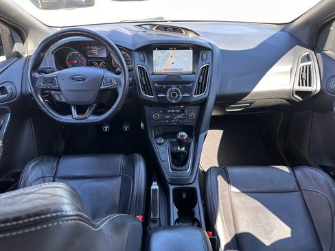 Used 2018 Ford Focus ST w/ Equipment Group 402A image 15
