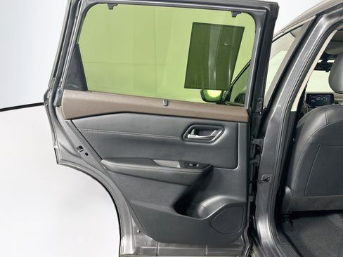 Used 2023 Nissan Rogue SV w/ SV Premium B Package FWD image 28
